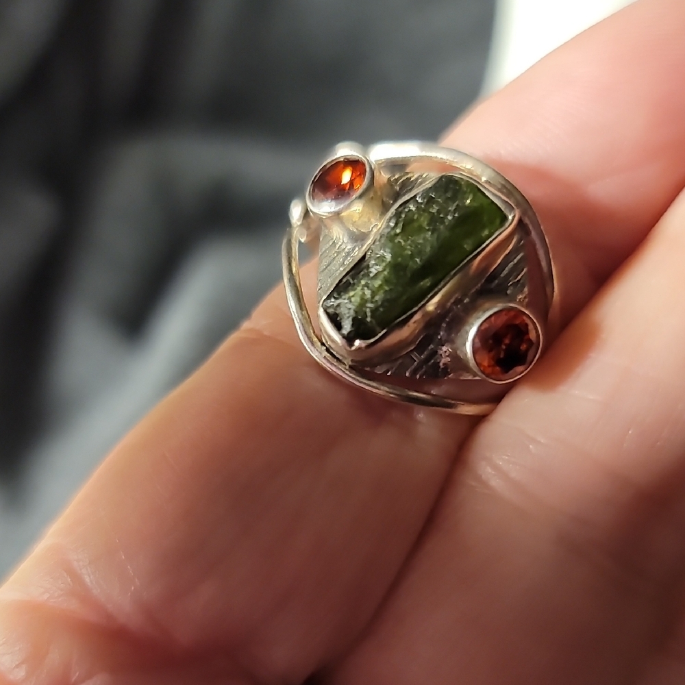 Moldavite And Garnet 925 Ring